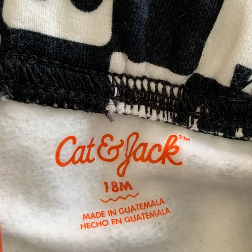 Cat & Jack Boys Halloween Long Sleeve T-Shirt & Fleece Jogger Pants